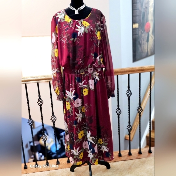 Vince Camuto Maxi Floral Maxi Dress - Picture 1 of 10